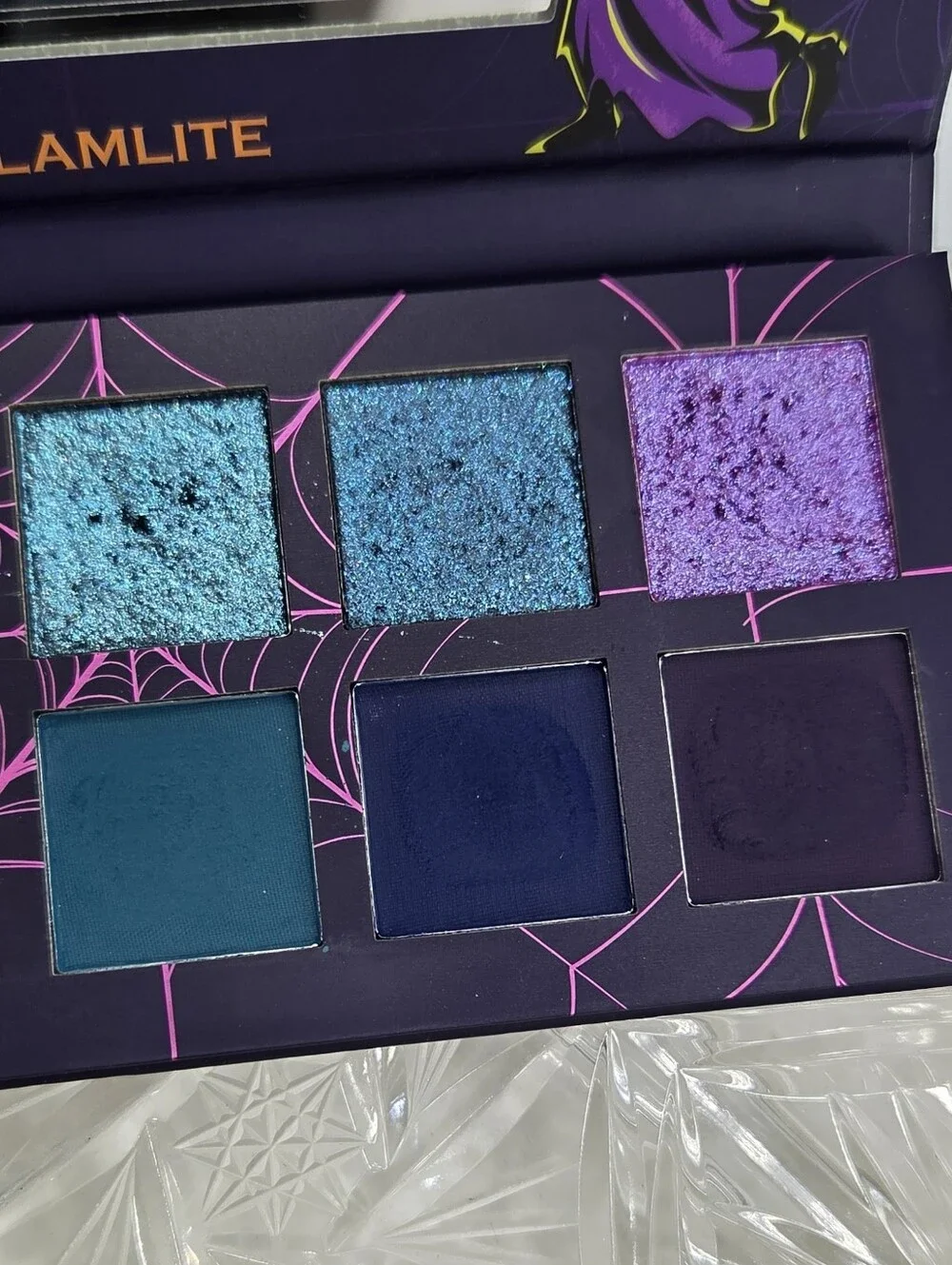 GLAMLITE X SCOOBY-DOO CREEPS AND CRAWLS 10 SHADE EYESHADOW PALETTE